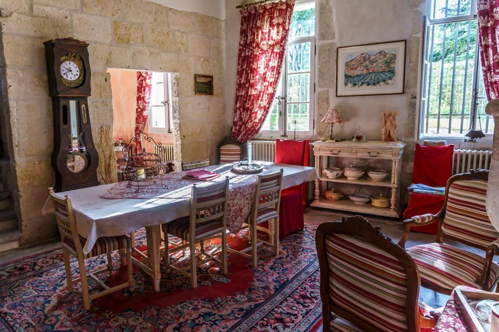Bed and breakfast Mas des carnassoles Extérieur photo